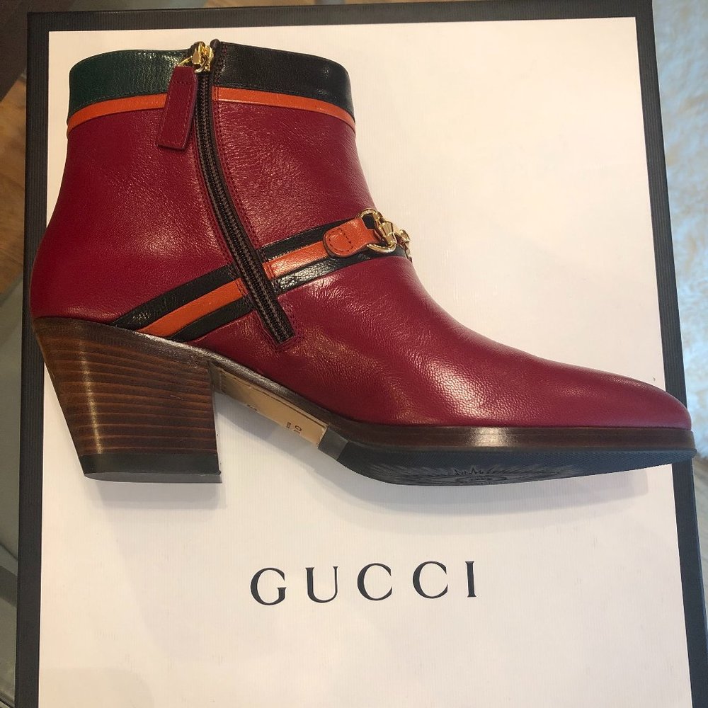 Gucci Ankle Boots in Burgundy with Hunter Green Trim NEW IN BOX WITH SHOE BAG